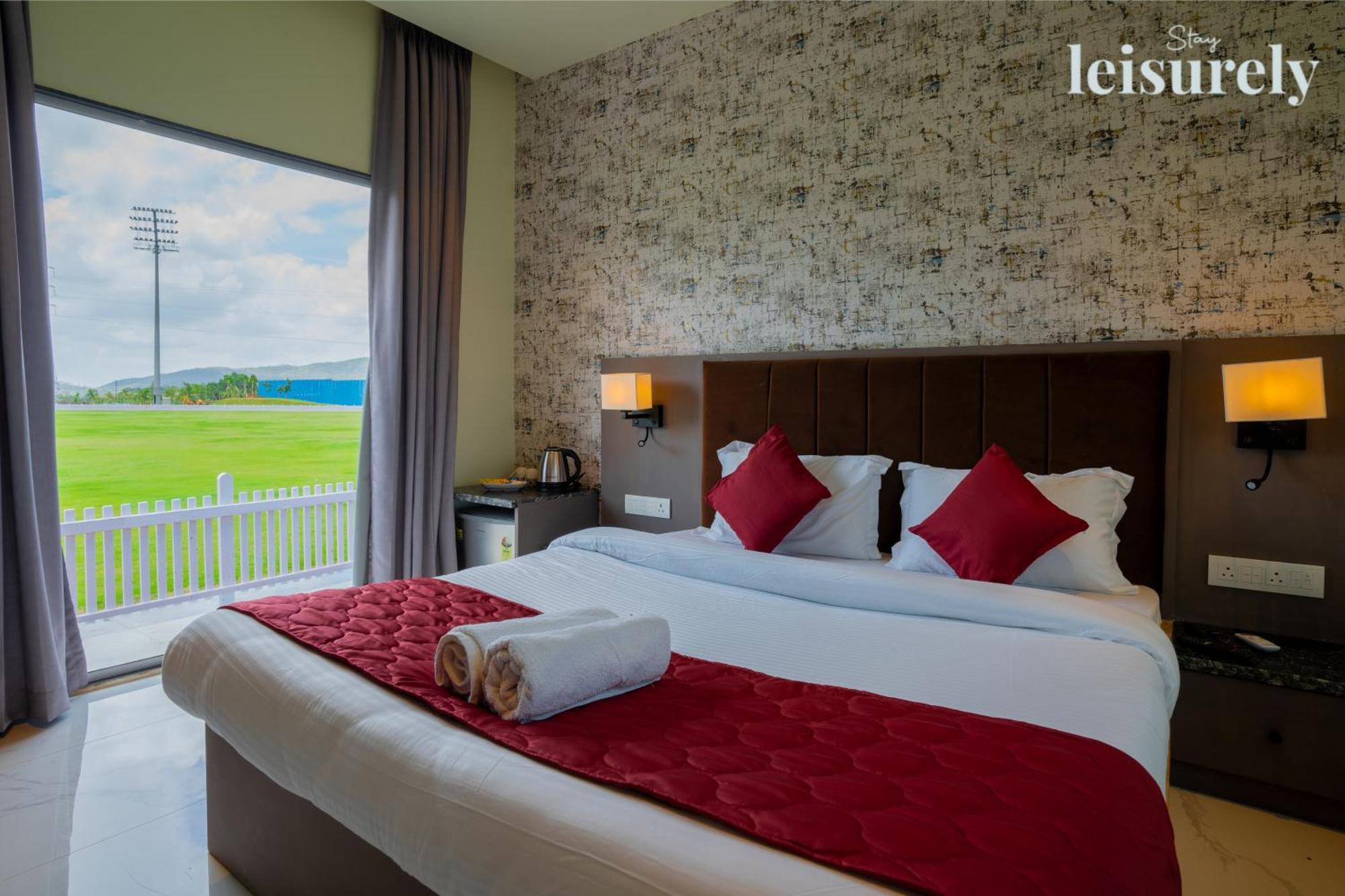Stay Leisurely - Pavilion By The Hills, Lonavala - Stadium View Rooms Exterior photo